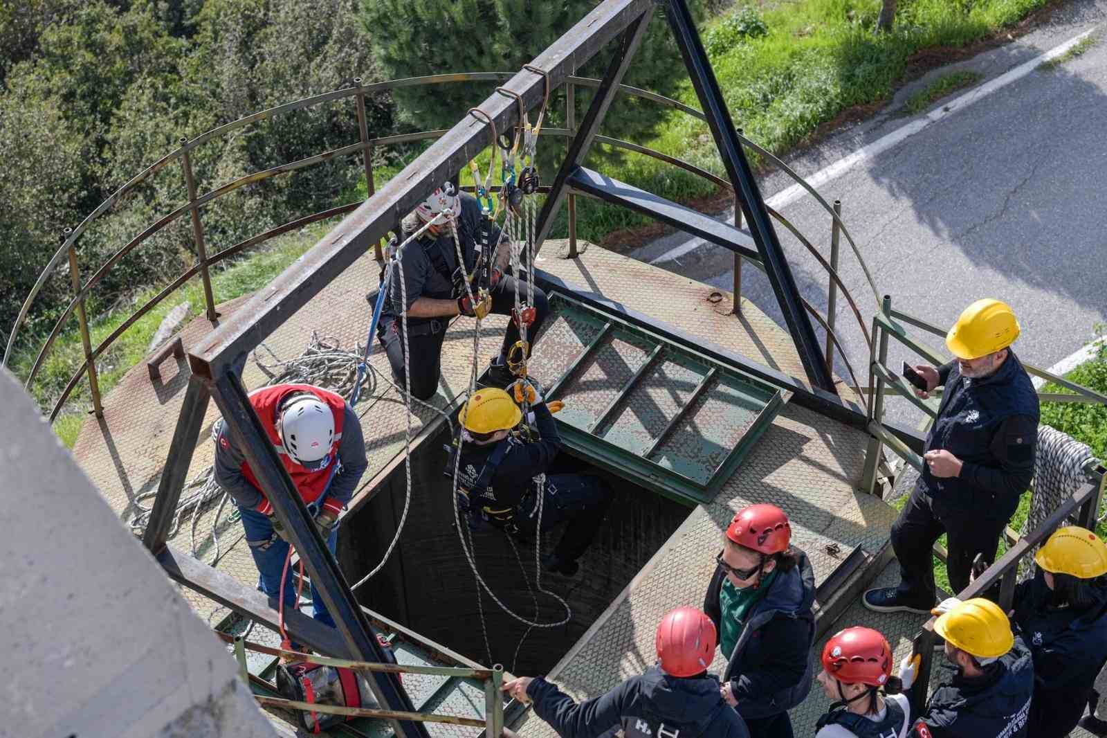 Afetlerde mahsur kalan hayvanlar unutulmayacak
