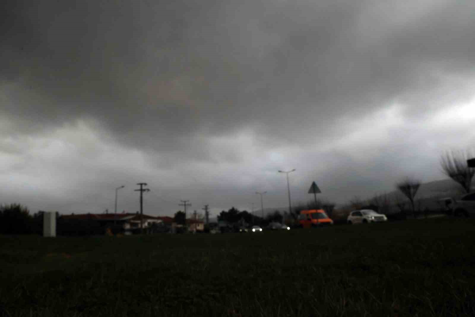 Afrika toz bulutu Muğla semalarını siyaha bürüdü
