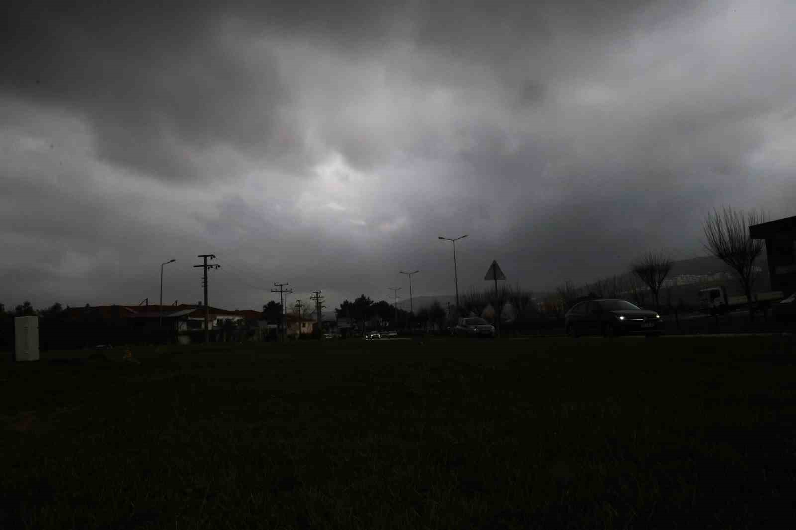 Afrika toz bulutu Muğla semalarını siyaha bürüdü
