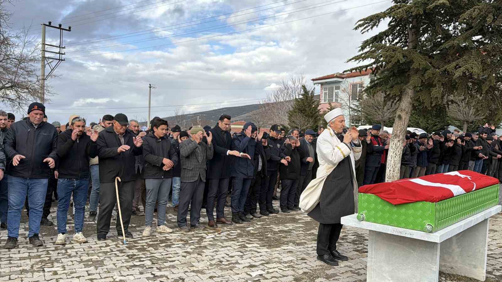 Afyonkarahisar’da 96 yaşında hayatını kaybeden Kore gazisi toprağa verildi
