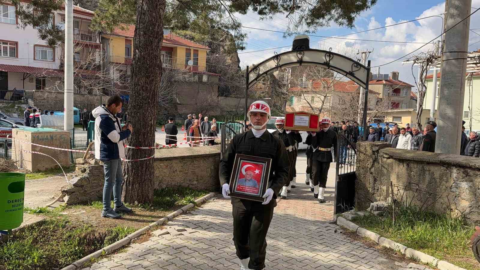 Afyonkarahisar’da Kıbrıs Gazisi son yolculuğuna uğurlandı
