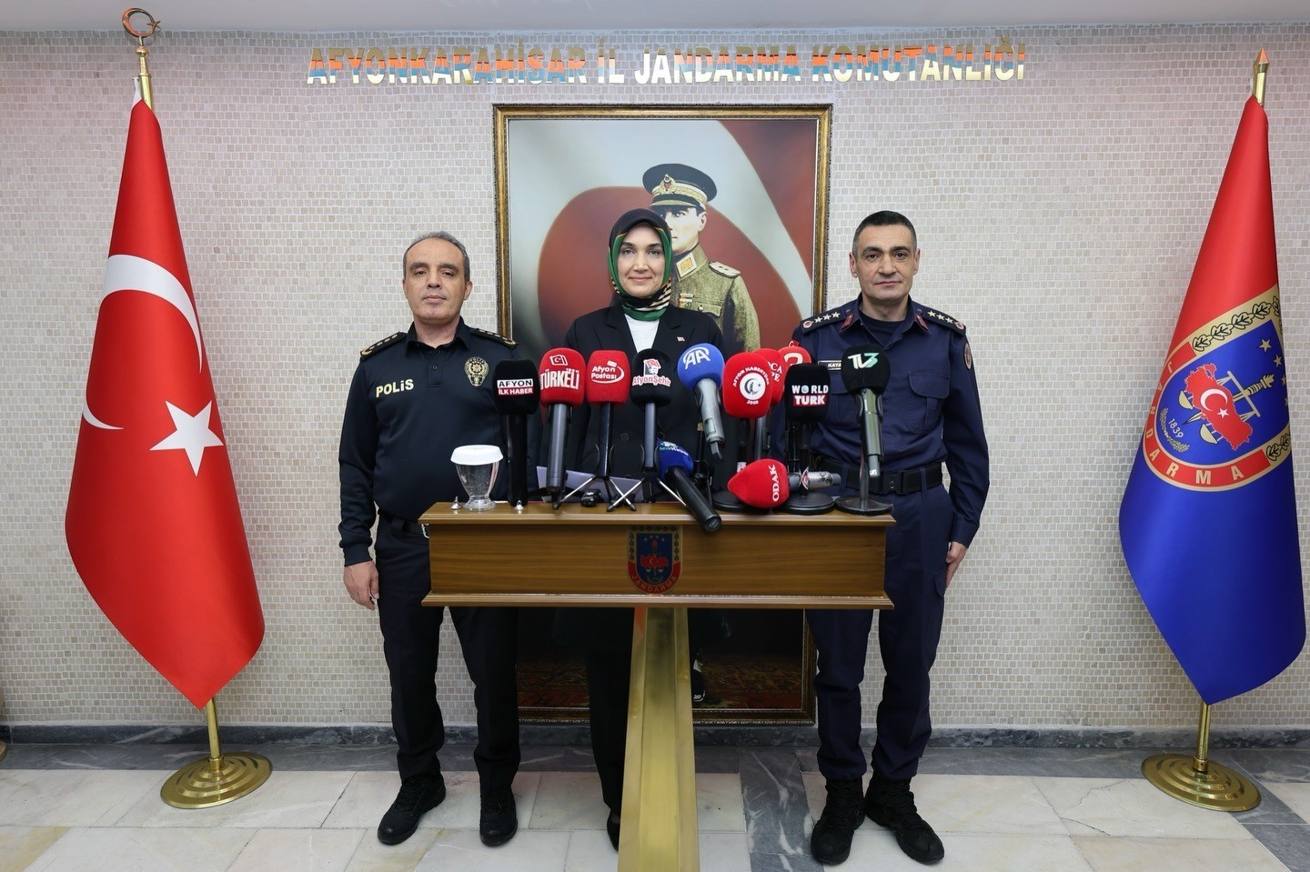 Afyonkarahisar’da son bir haftada çeşitli suçlardan aranan 753 kişi yakalandı
