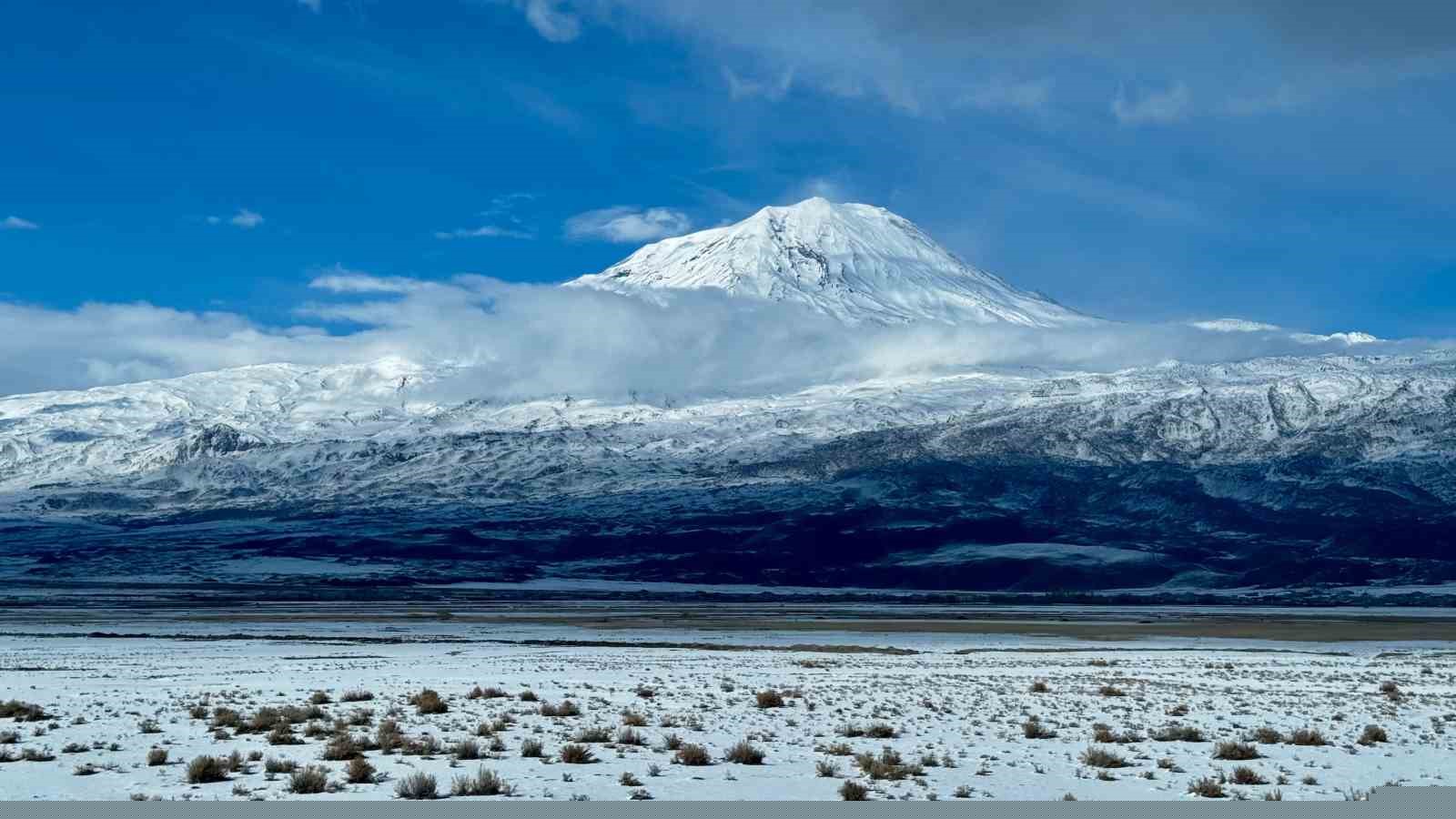 Ağrı Dağı ihtişamıyla göz kamaştırıyor
