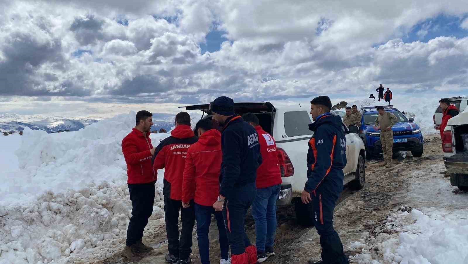 Ağrı Dağı’nda kaybolan dağcı için arama çalışması başlatıldı
