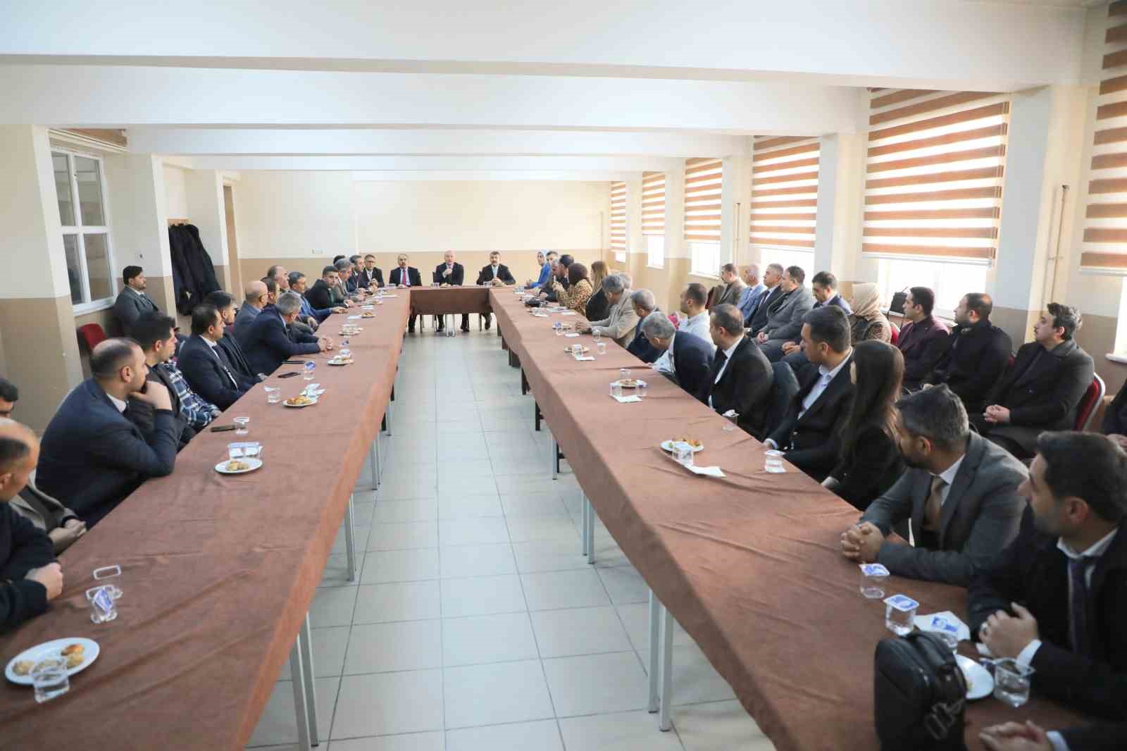 Ağrı Milli Eğitim Müdürü Kökrek, Eleşkirt’te eğitim çalışmalarını inceledi
