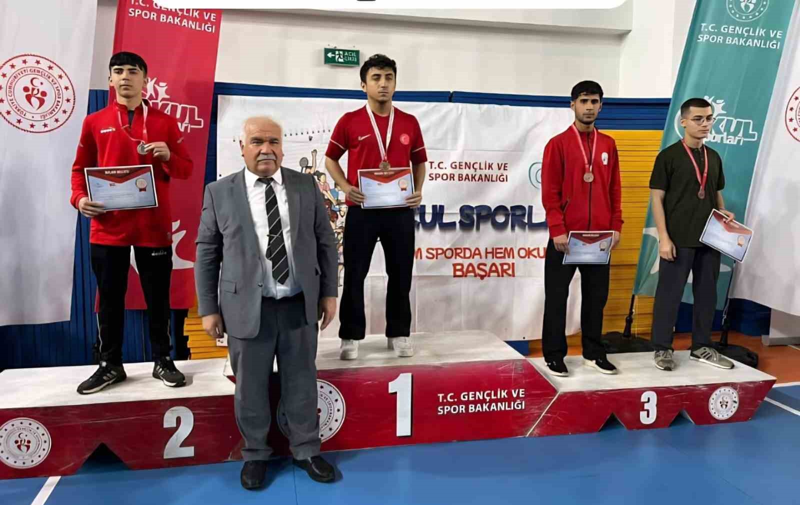 Ağrı Spor Lisesi öğrencilerinden Türkiye şampiyonasında başarı
