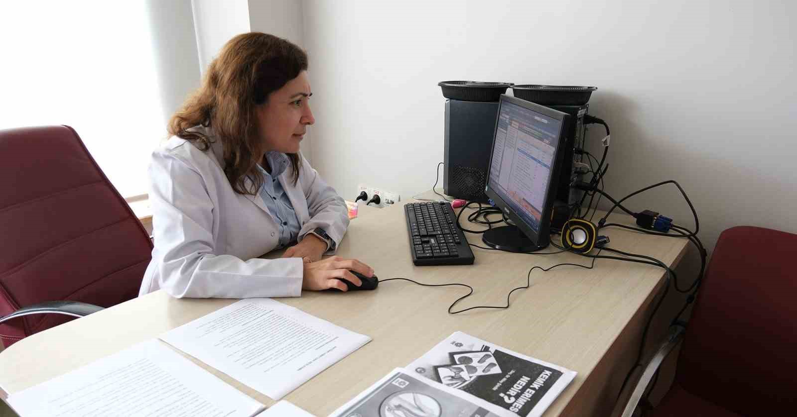 "Ağrı Tedavisinde Bitkisel Yaklaşımlar" kitabı raflarda
"Ağrı Tedavisinde Bitkisel Yaklaşımlar" kitabı raflarda