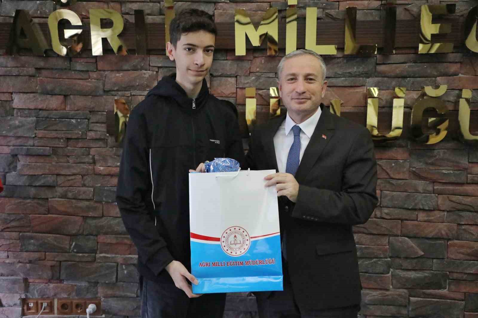 Ağrı, TÜBİTAK 2204-A Bölge Finali’nde 4 derece elde etti
