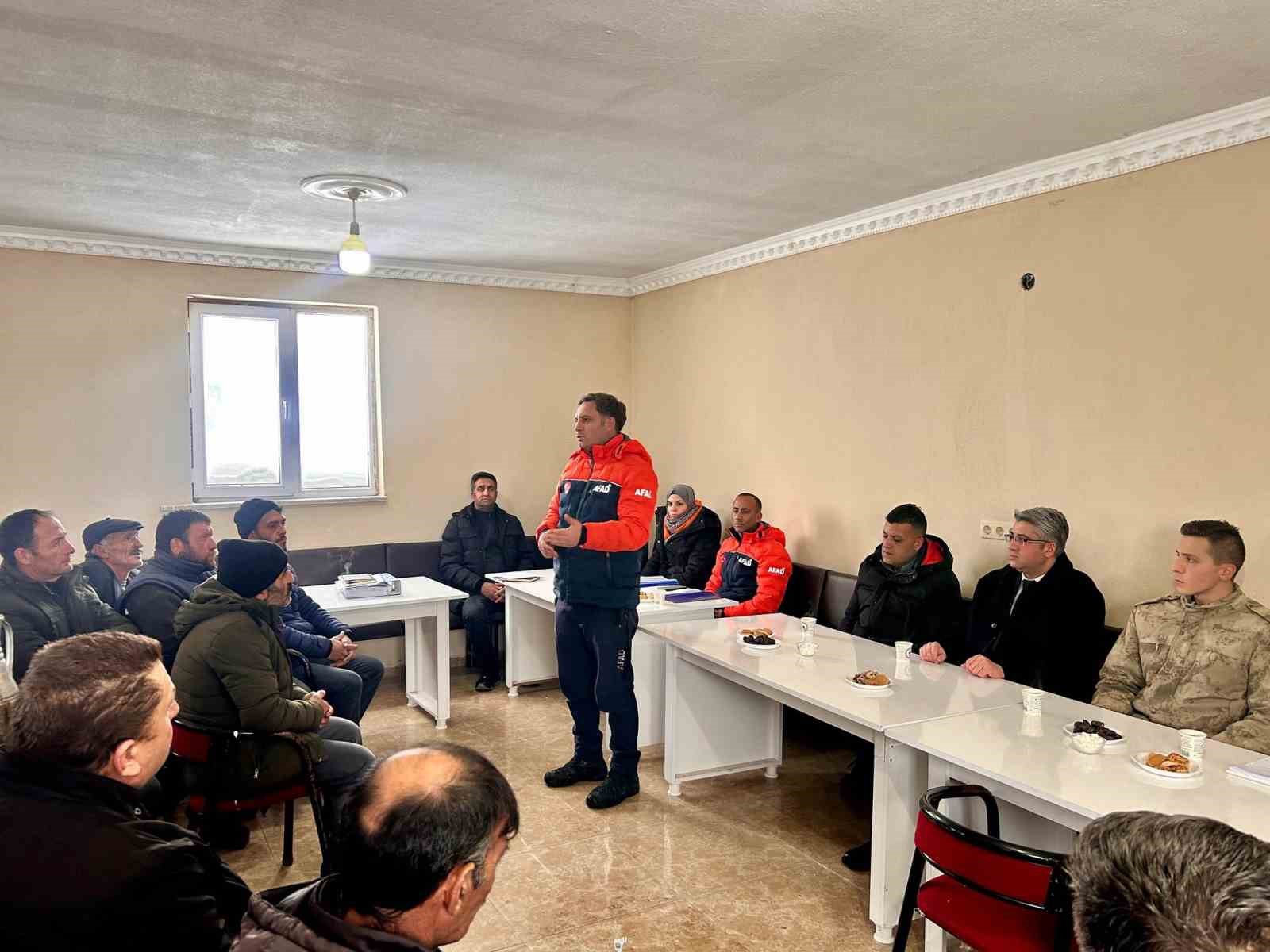 Ağrı Valisi Bozkurt, Eleşkirt’teki çalışmaları yerinde inceledi
Ağrı Valisi Bozkurt, Eleşkirt’teki çalışmaları yerinde inceledi