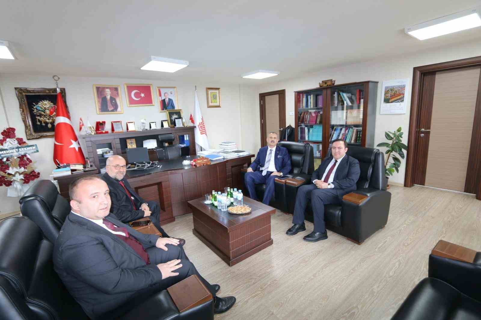 Ağrı Valisi Bozkurt’tan Erzurum’da yoğun temas trafiği
