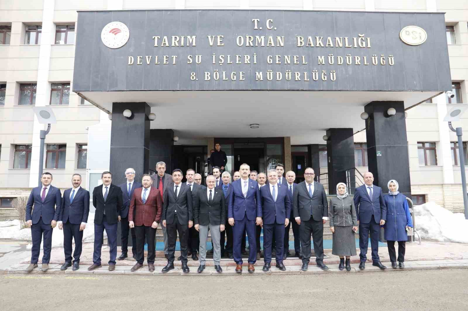 Ağrı Valisi Bozkurt’tan Erzurum’da yoğun temas trafiği
