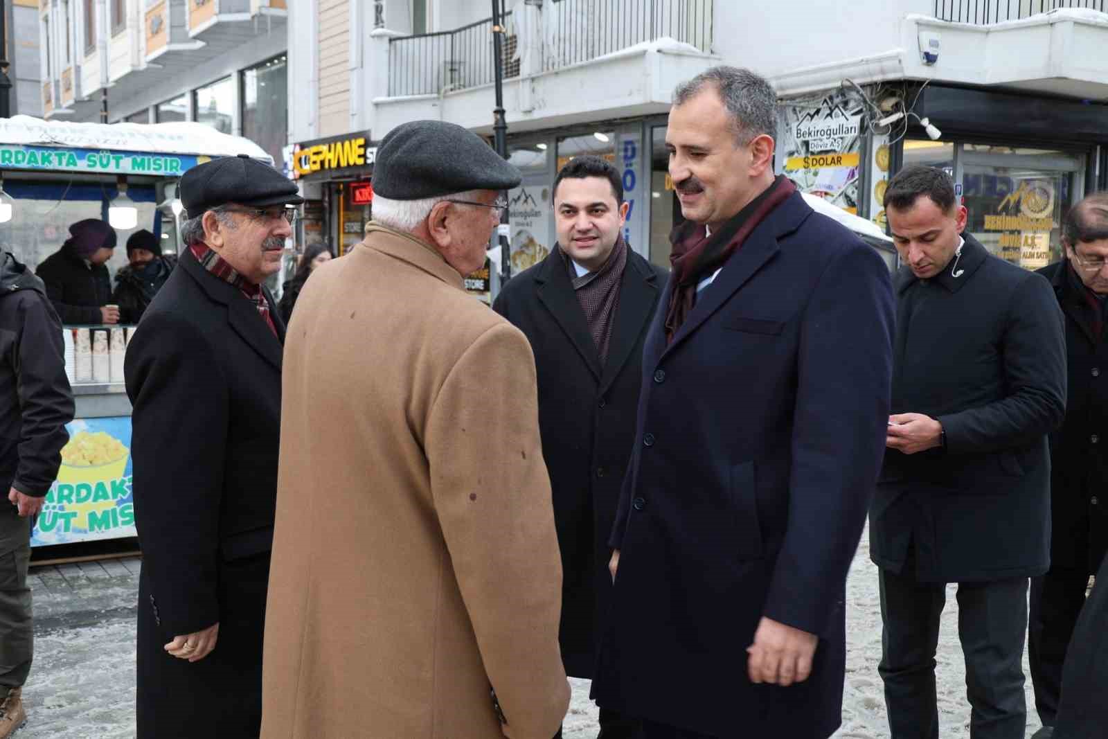 Ağrı Valisi Bozkurt’tan hastane ve esnaf ziyareti
