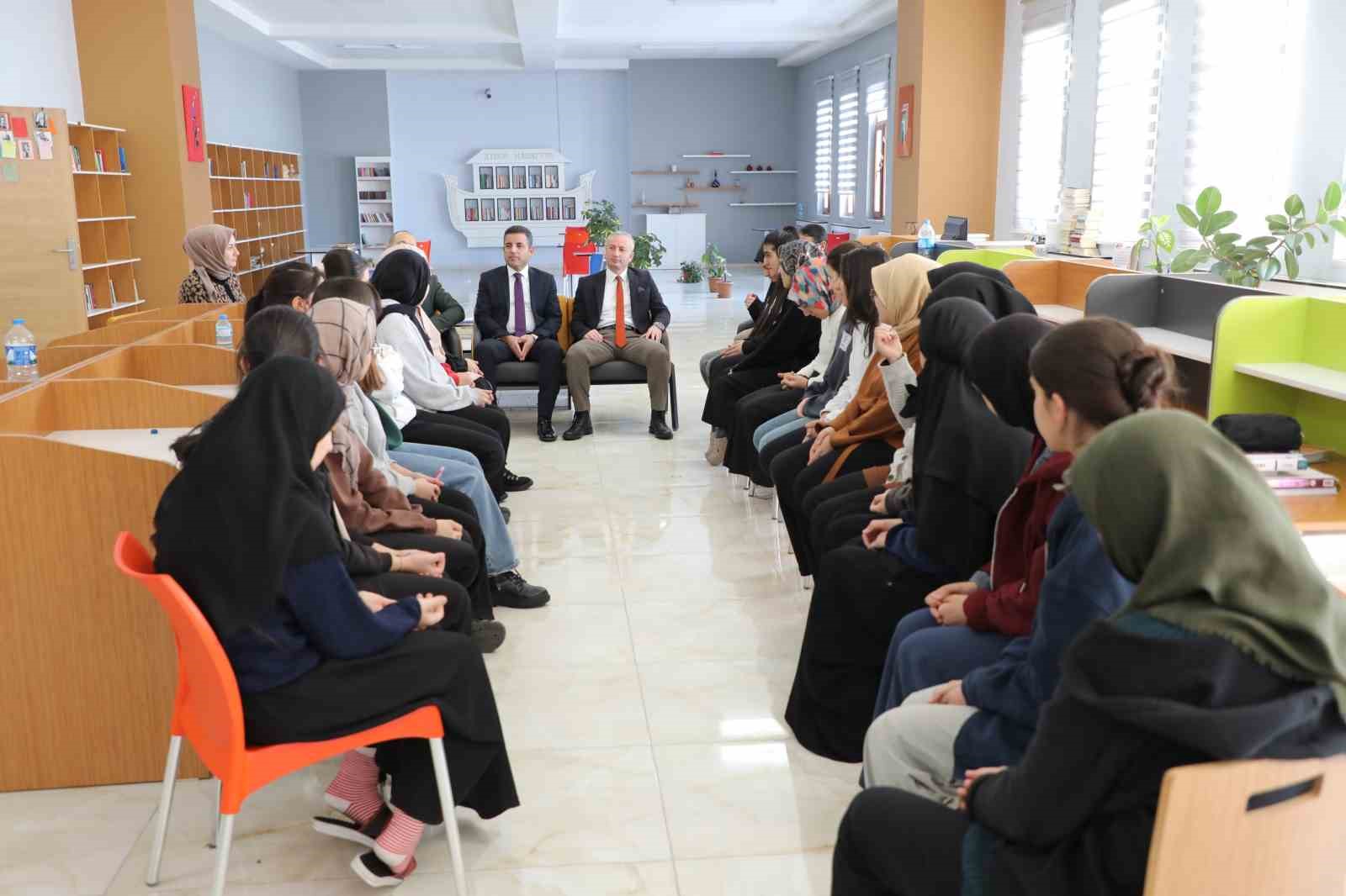 Ağrı’da 12. sınıf öğrencilerine üniversite sınavı hazırlık kampı
