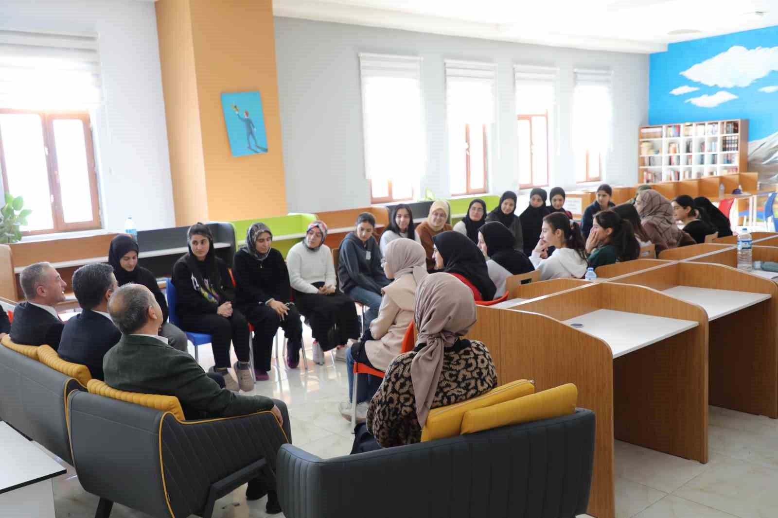 Ağrı’da 12. sınıf öğrencilerine üniversite sınavı hazırlık kampı
