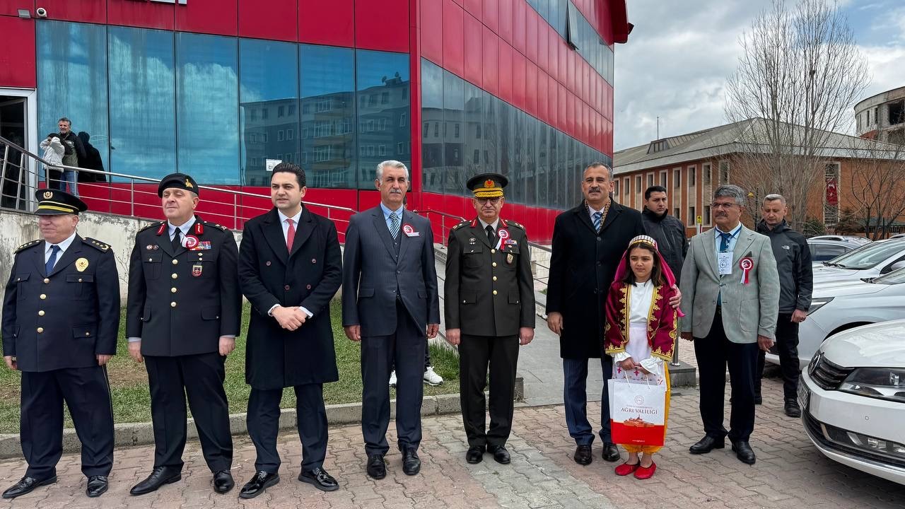 Ağrı’da 23 Nisan coşkuyla kutlandı
