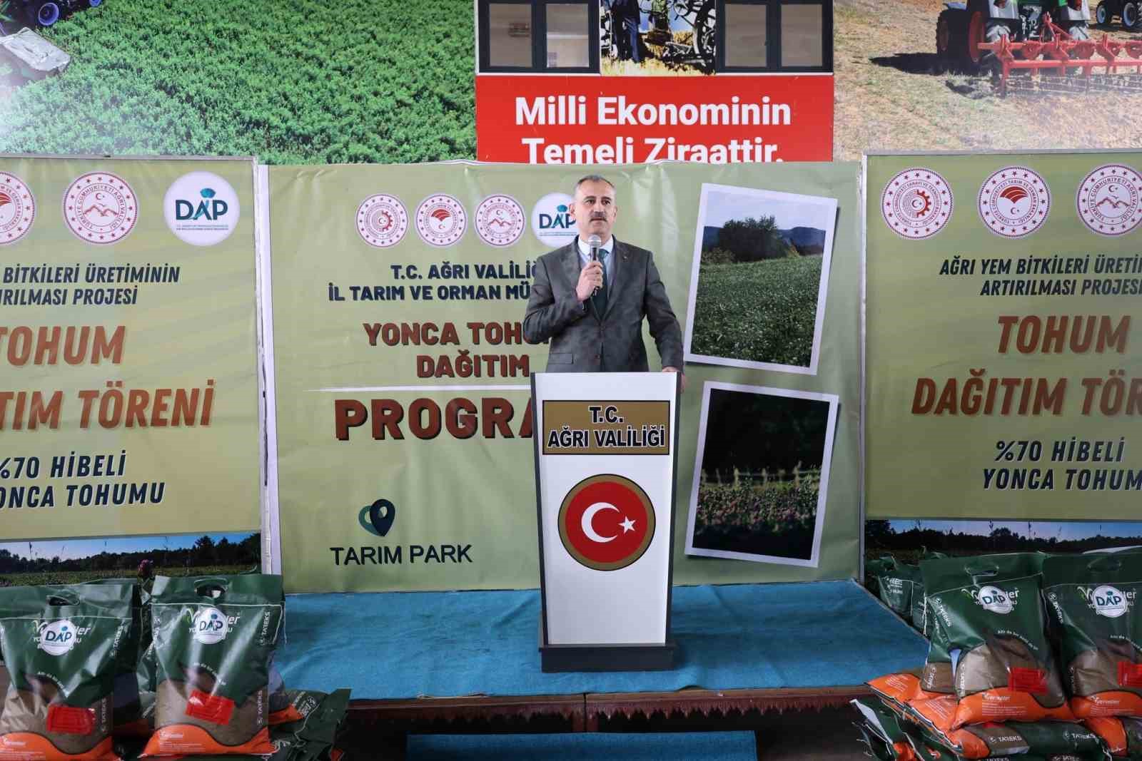 Ağrı’da 44 ton sertifikalı yonca tohumu dağıtıldı
