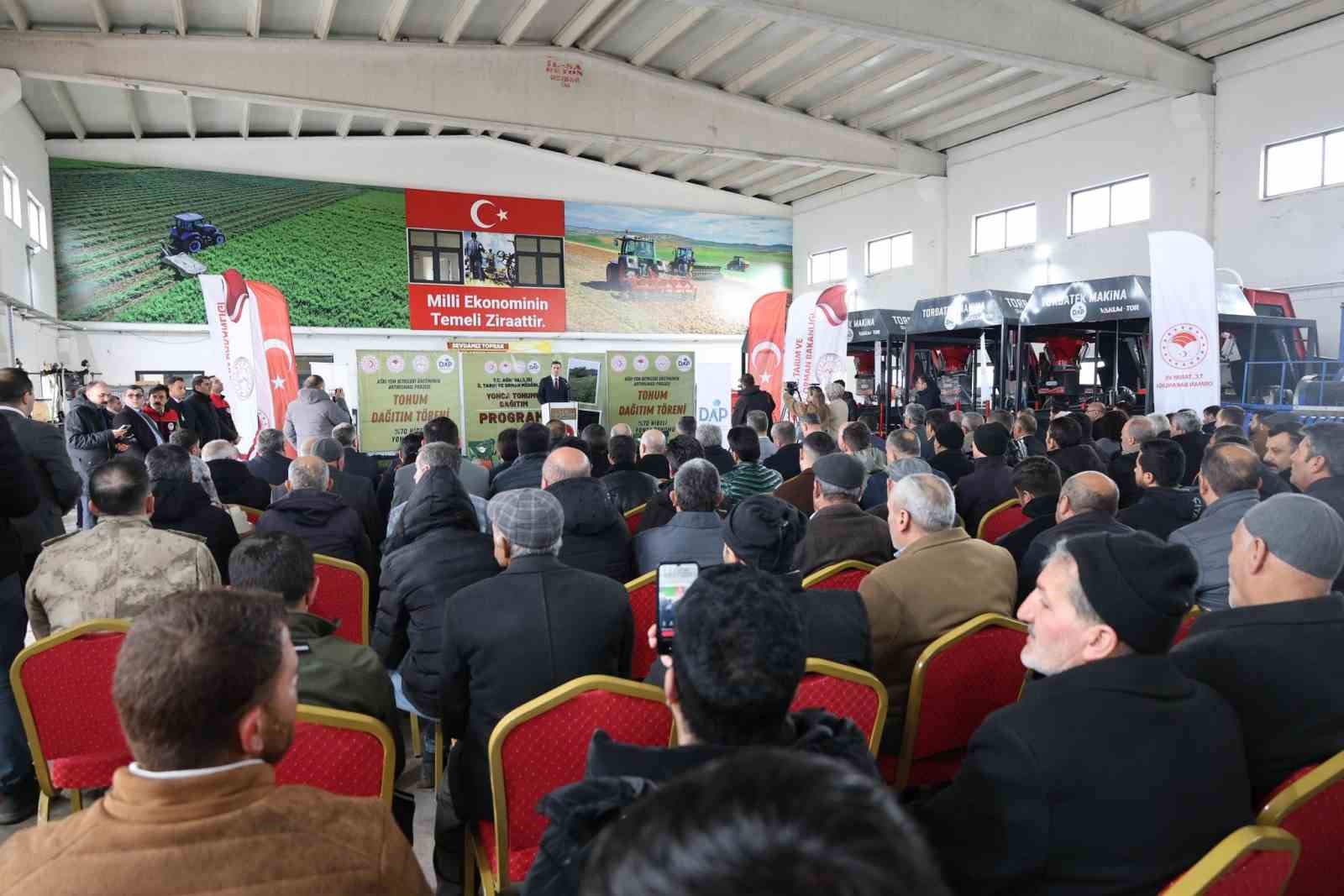 Ağrı’da 44 ton sertifikalı yonca tohumu dağıtıldı
