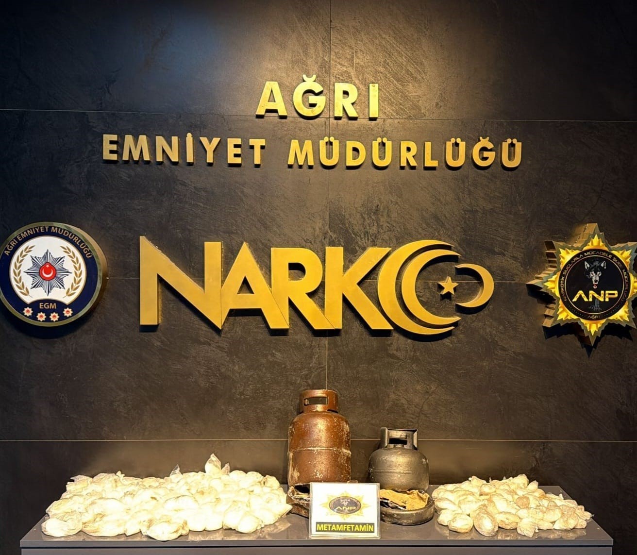 Ağrı’da 8,3 kilo metamfetamin ele geçirildi
