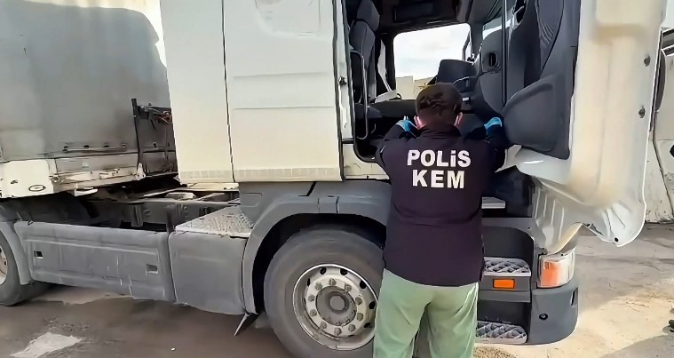 Ağrı’da 8,3 kilo metamfetamin ele geçirildi
