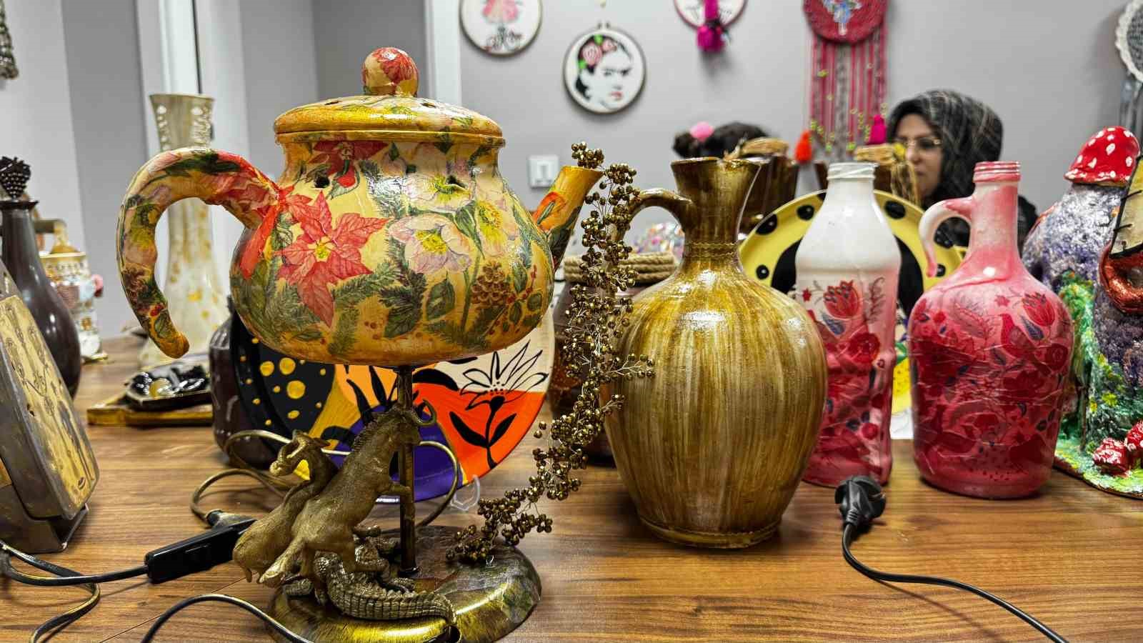 Ağrı’da atık ürünler sıfır atık kursunda sanata dönüşüyor
