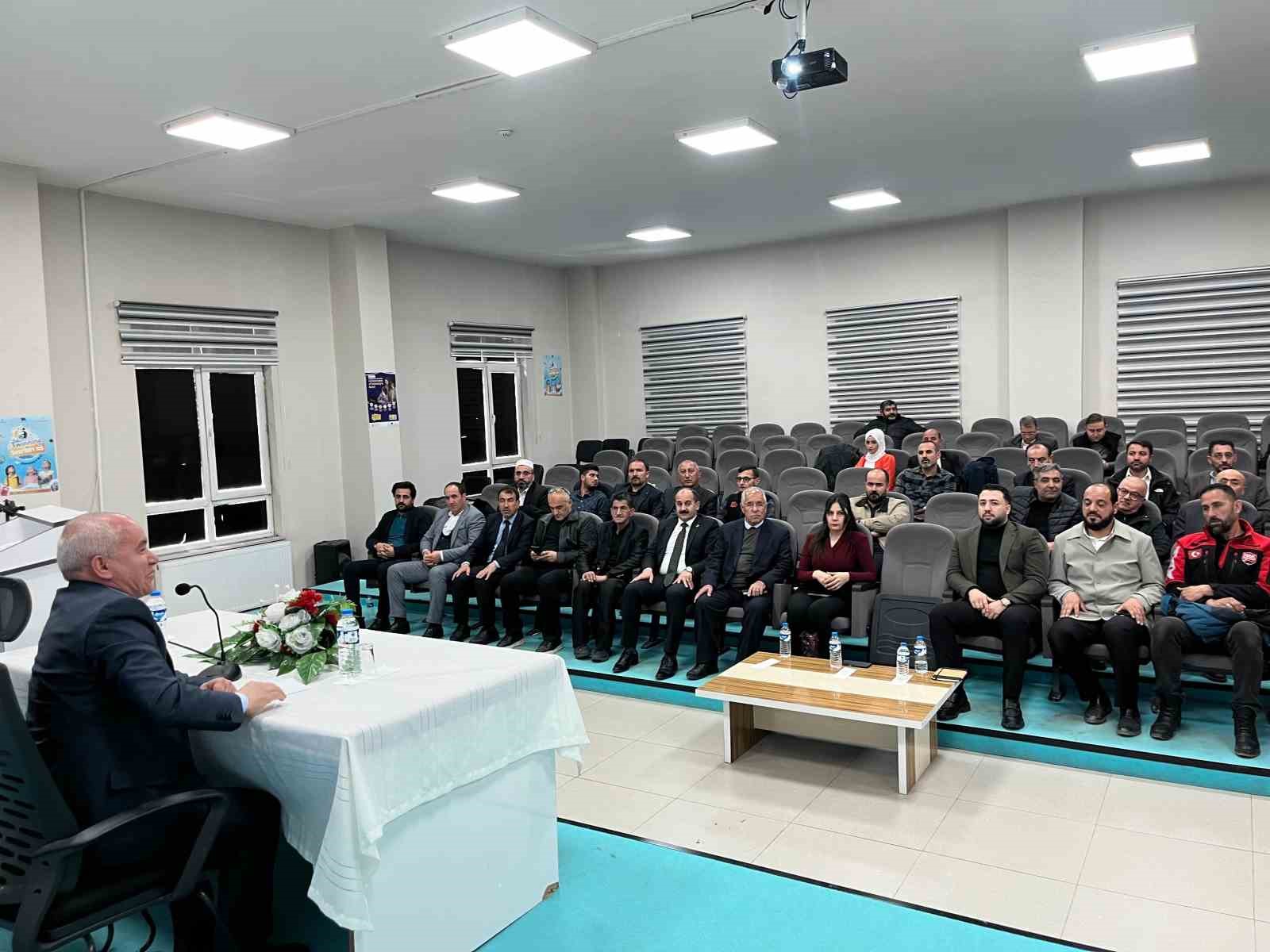 Ağrı’da derneklere yönelik proje bilgilendirme eğitimi düzenlendi
