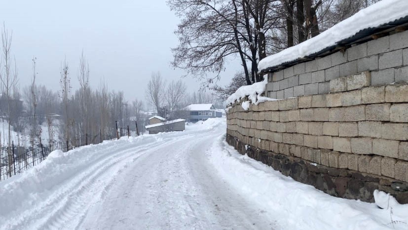 Ağrı’da dondurucu soğuk etkisini sürdürüyor
