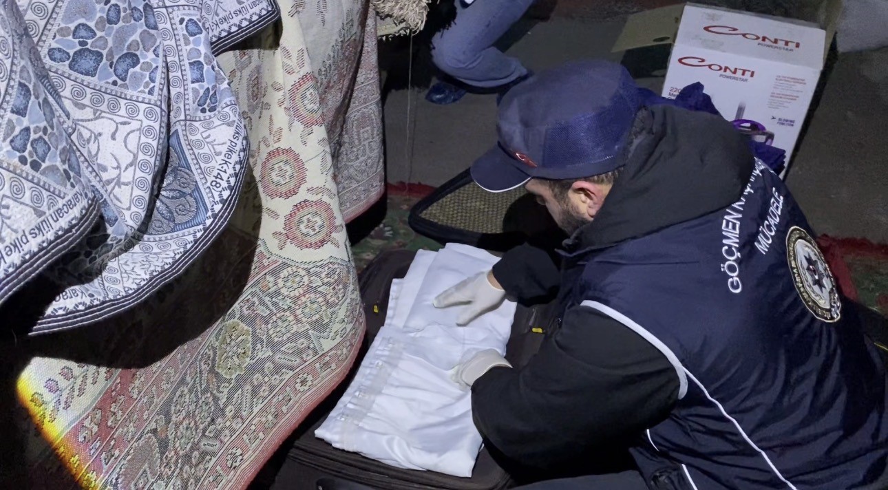 Ağrı’da göçmen kaçakçılığı operasyonu: 5 şüpheli yakalandı
