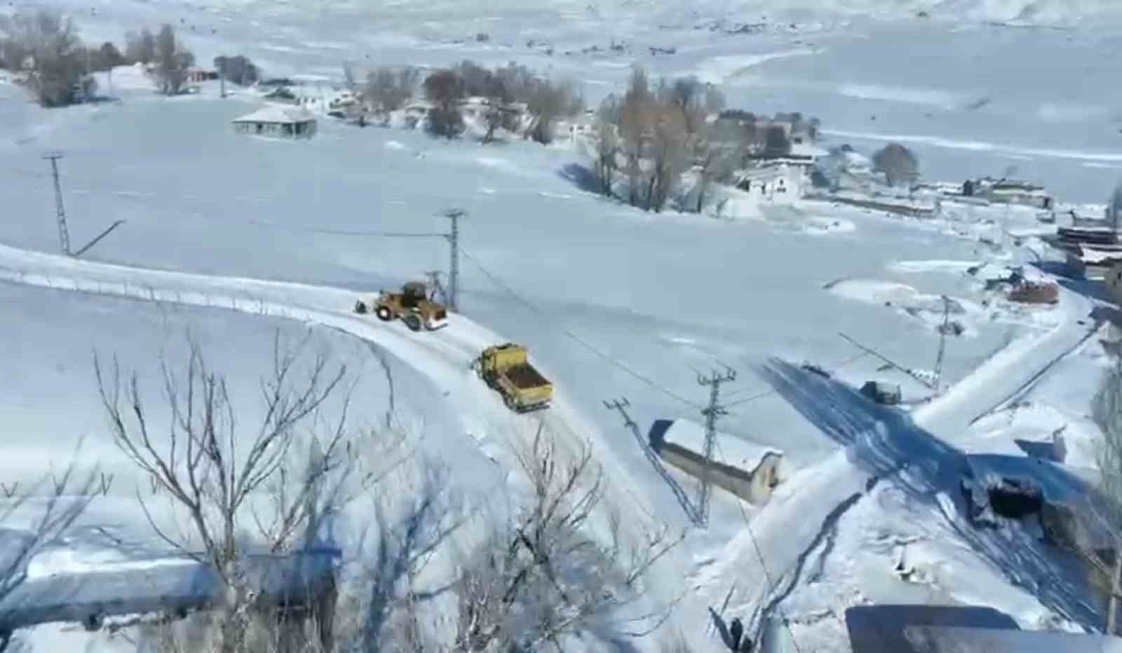 Ağrı’da kapalı köy yolları ulaşıma açılıyor
