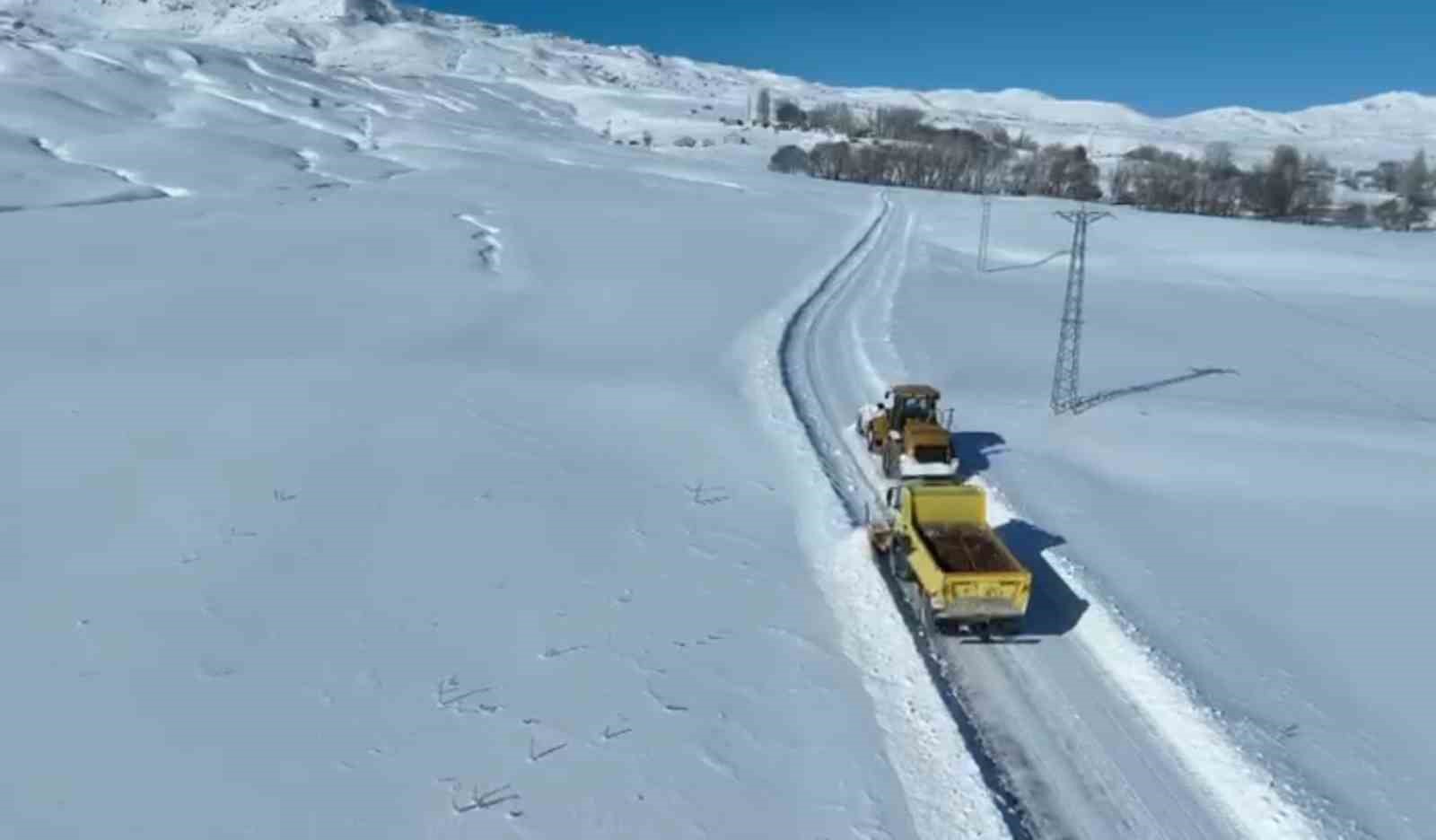 Ağrı’da kapalı köy yolları ulaşıma açılıyor
