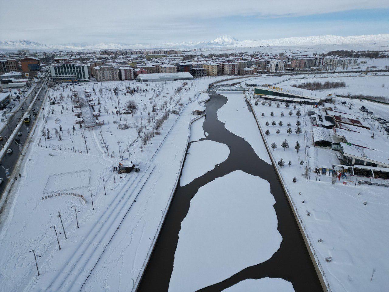 Ağrı’da kar sonrası kartpostallık görüntüler oluştu
