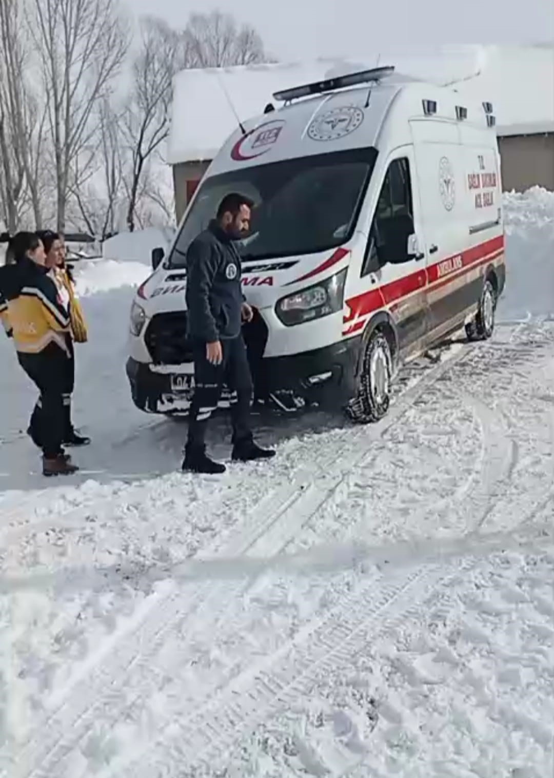 Ağrı’da köylerde rahatsızlanan hastalar için ekipler seferber oldu
