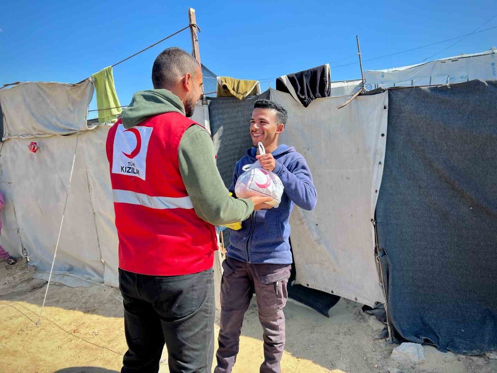 Ağrı’da öğrenciler Gazze için 650 bin lira bağış topladı
