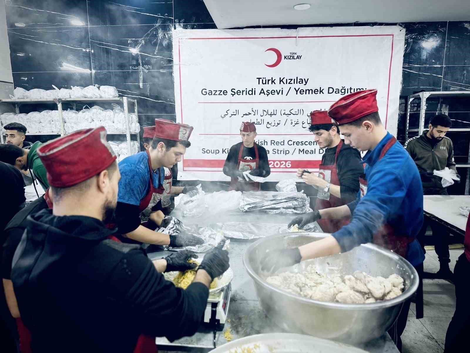 Ağrı’da öğrenciler Gazze için 650 bin lira bağış topladı
