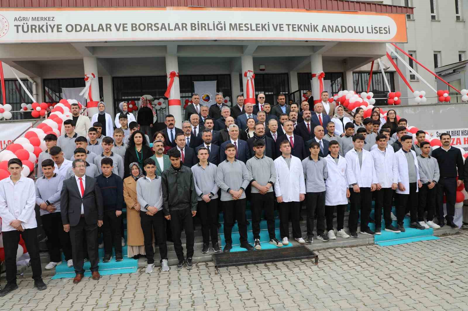 Ağrı’da TOBB Mesleki ve Teknik Anadolu Lisesi açıldı
