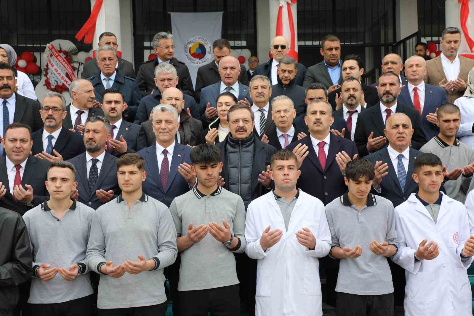 Ağrı’da TOBB Mesleki ve Teknik Anadolu Lisesi açıldı
