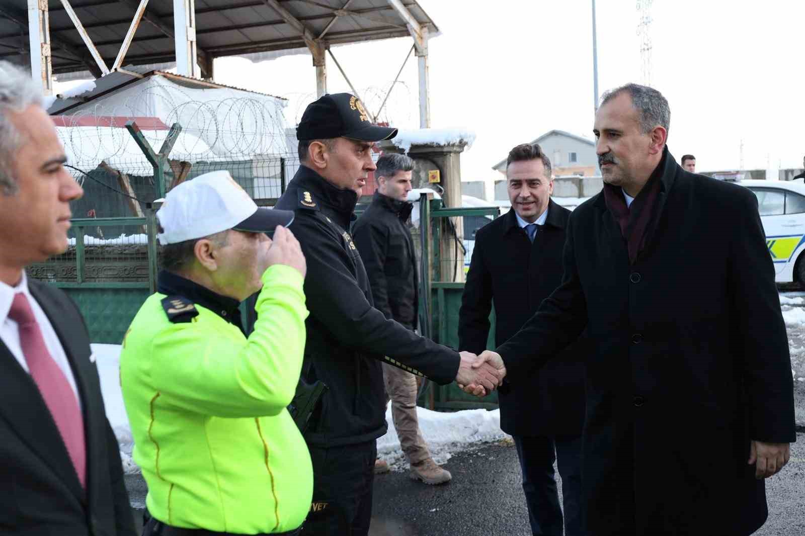 Ağrı’da Vali Bozkurt, trafik polisleriyle iftarda bir araya geldi
