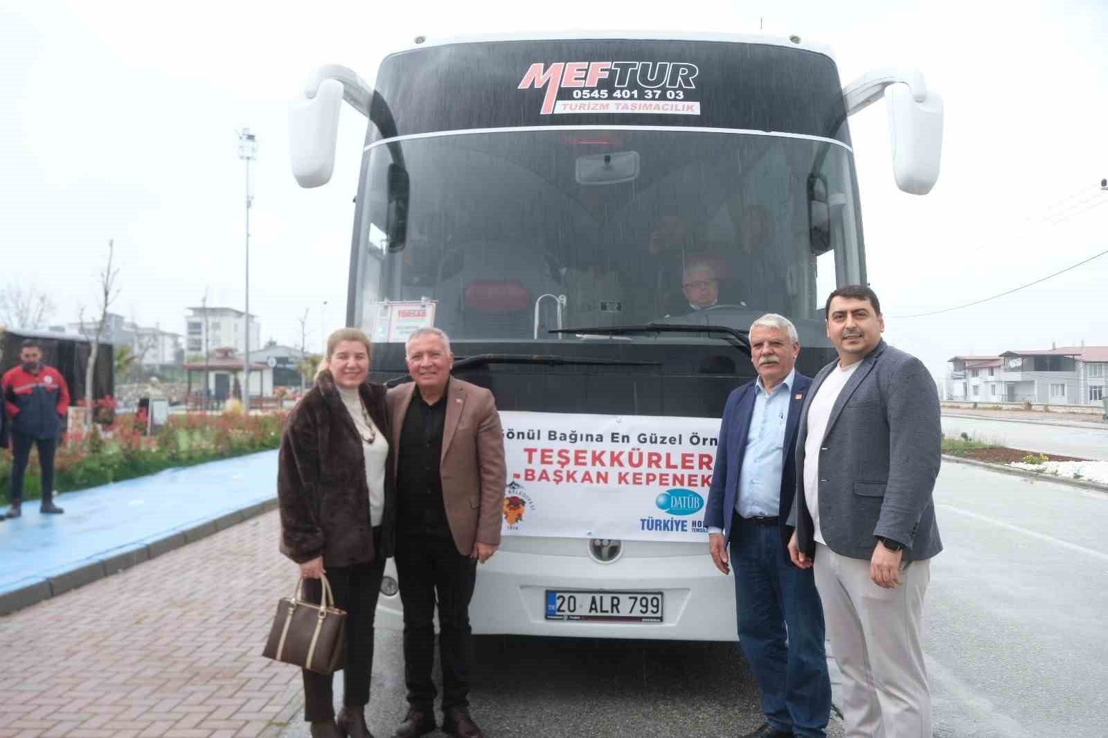 Ahıska Türkleri ata topraklarına uğurlandı
