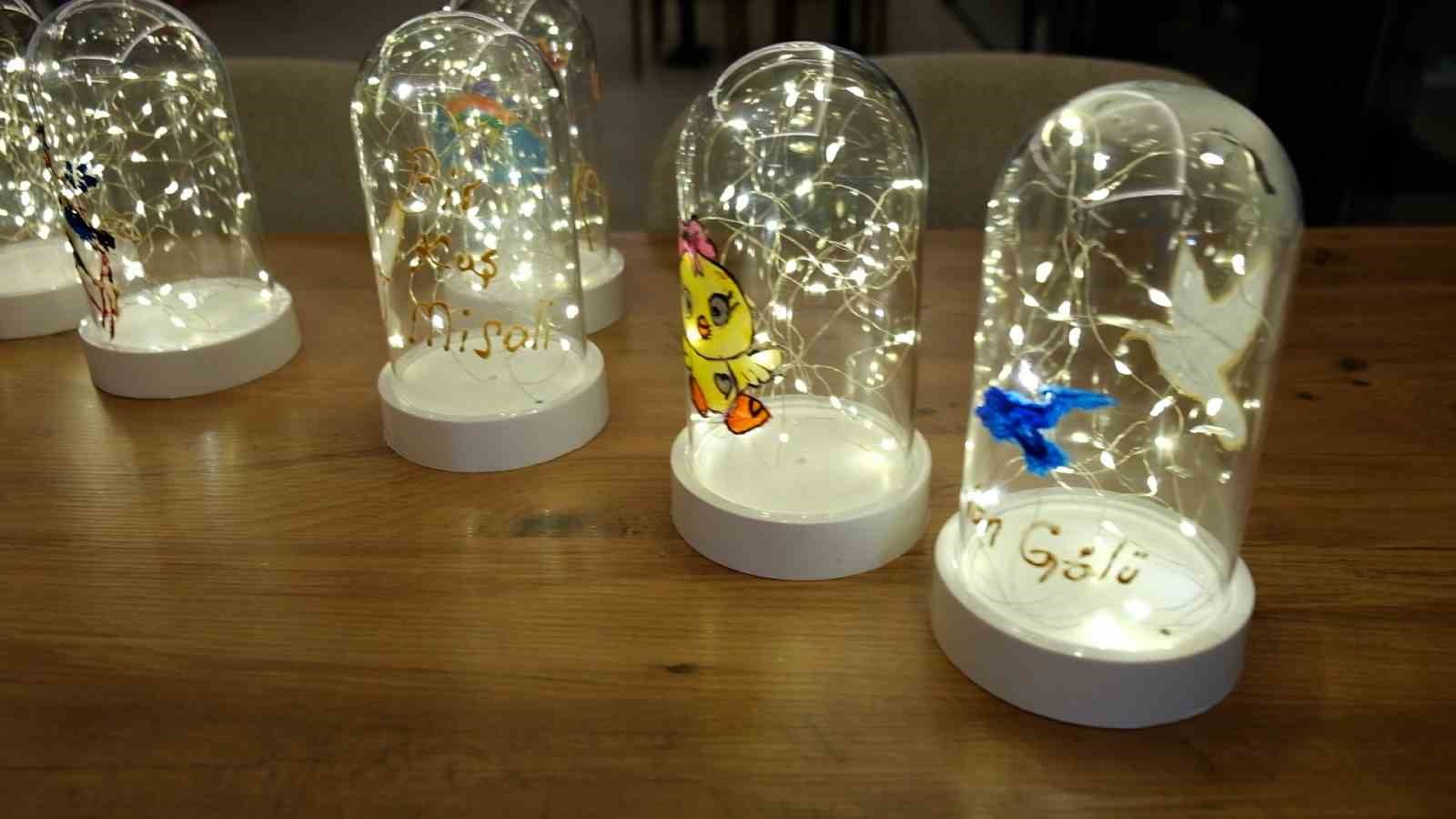 Ahlat’ta iftar sonrası cam fanus boyama etkinliği
