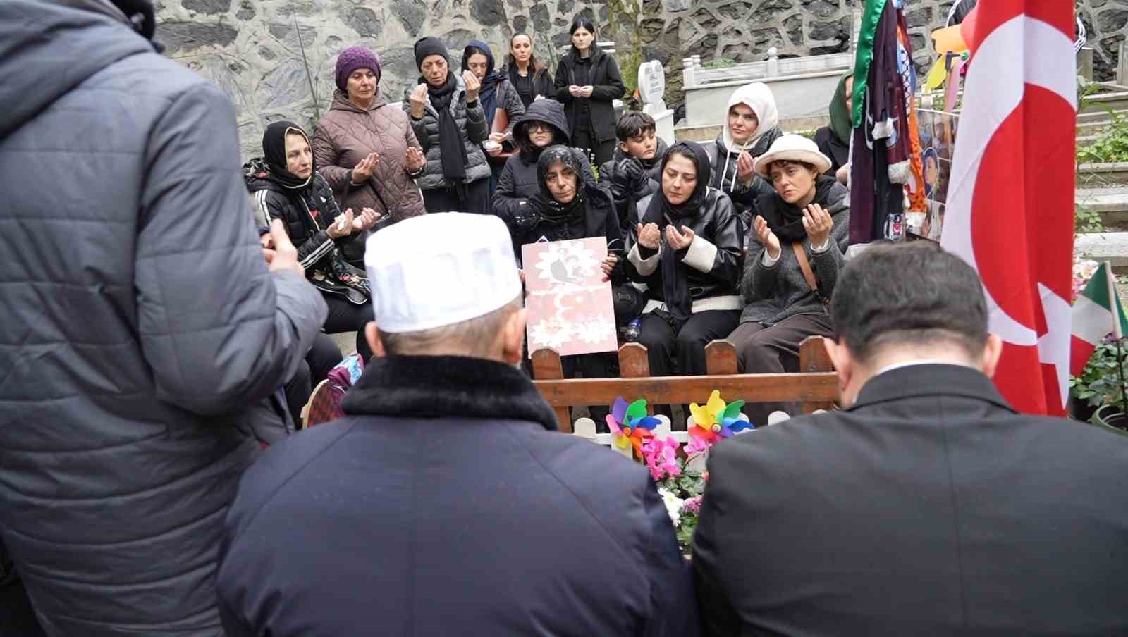 Ahmet Minguzzi ölüm yıl dönümünde kabri başında anıldı
