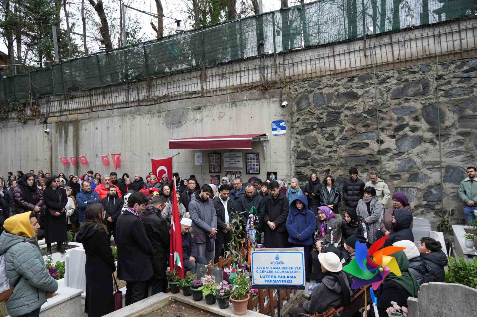 Ahmet Minguzzi ölüm yıl dönümünde kabri başında anıldı
