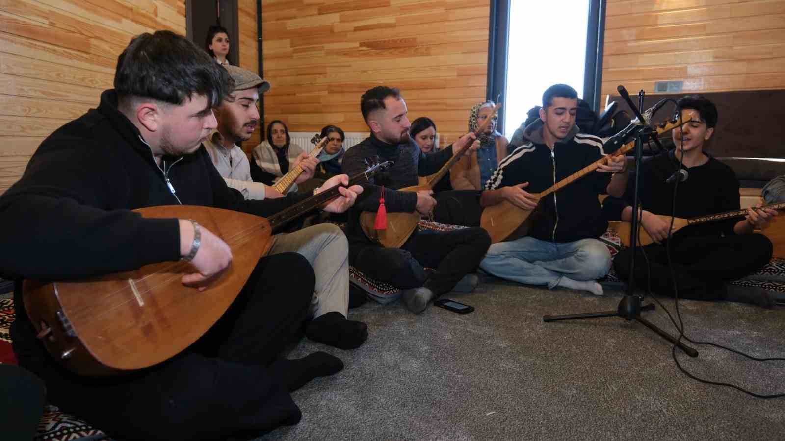 Ahmet Uğurlu Dede Zakirlik ve İrfan Ocağı Erzincan’da açıldı

