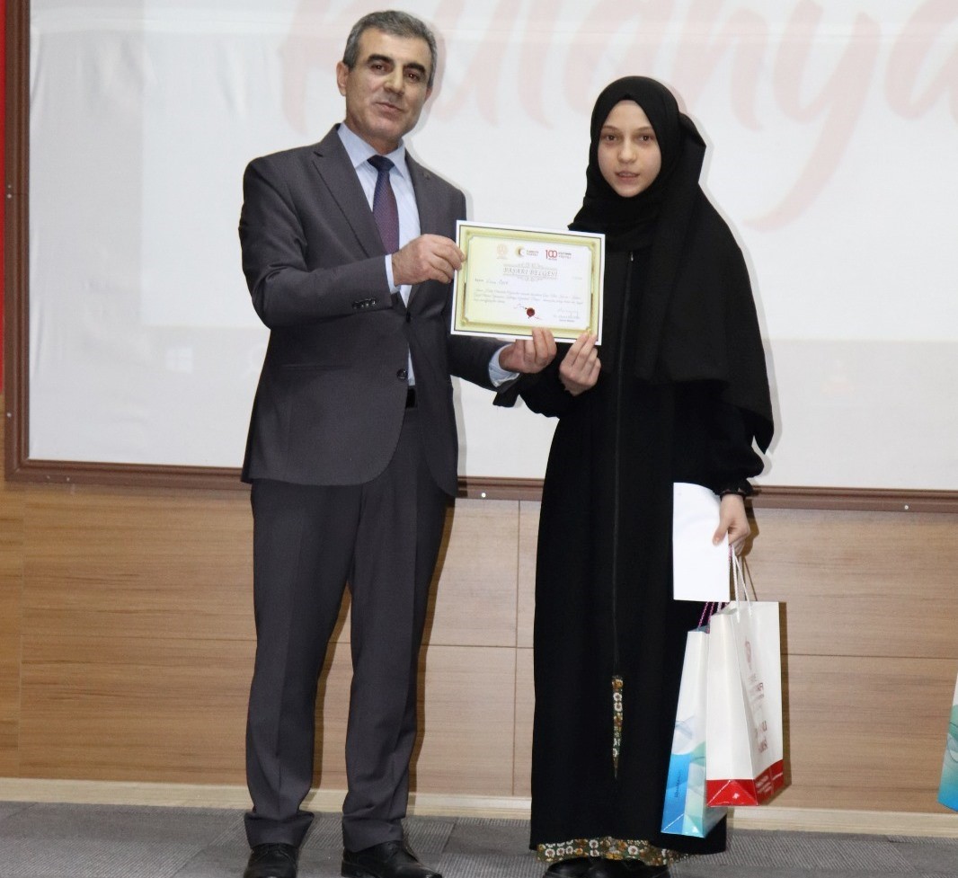 Ahteri İmam Hatip Ortaokulu öğrencileri başarıya doymuyor
