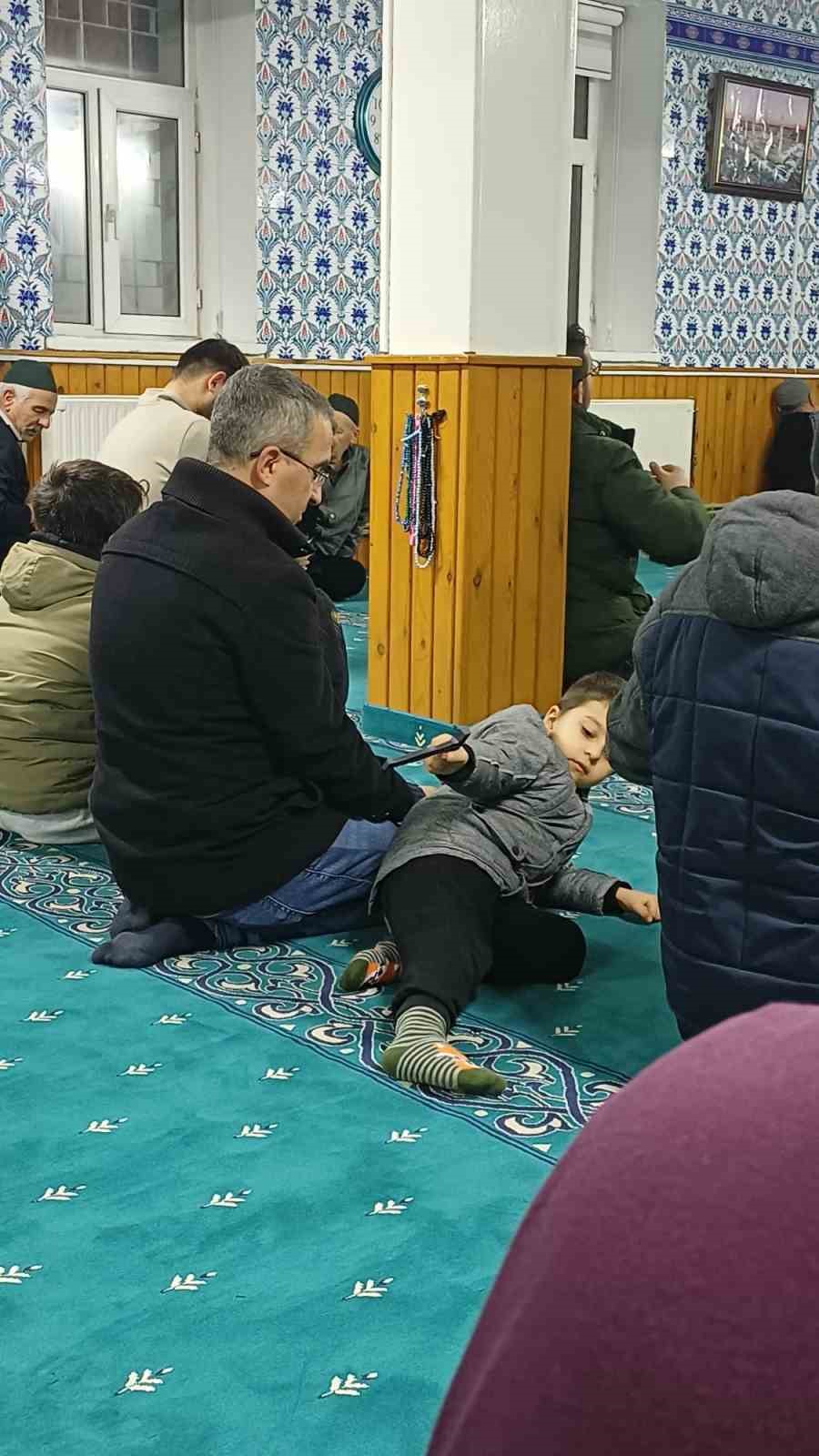 ’Ailece Camide Buluşuruz’ etkinliği düzenlendi
’Ailece Camide Buluşuruz’ etkinliği düzenlendi