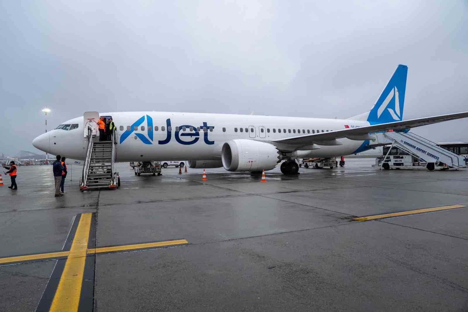 AJet Genel Müdürü Sarp: "2033’te tamamı yeni nesil 200 uçakla operasyonlarımızı sürdürmeyi planlıyoruz"
