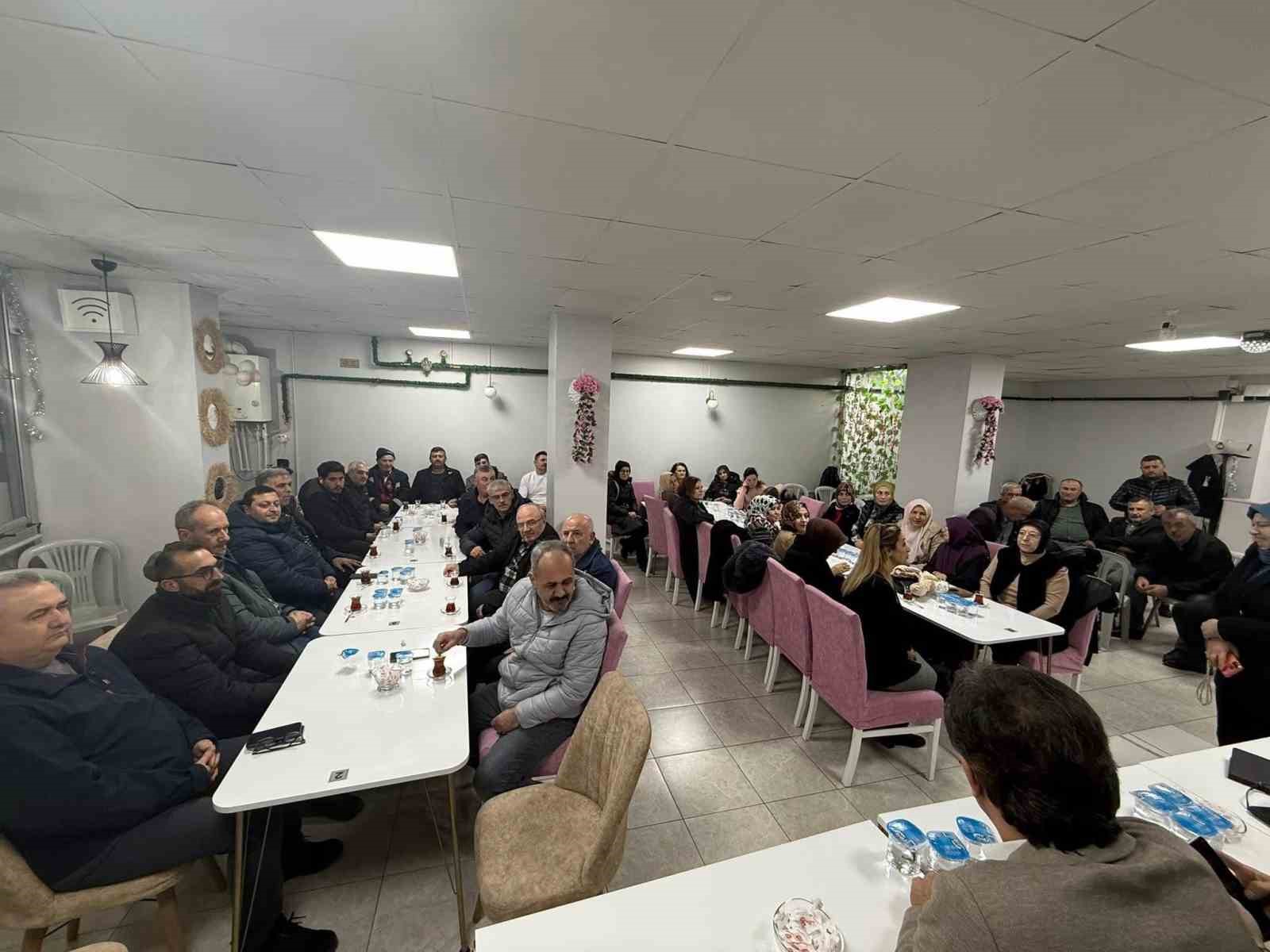 AK Parti Bilecik teşkilatı mahalle sakinleriyle buluştu
