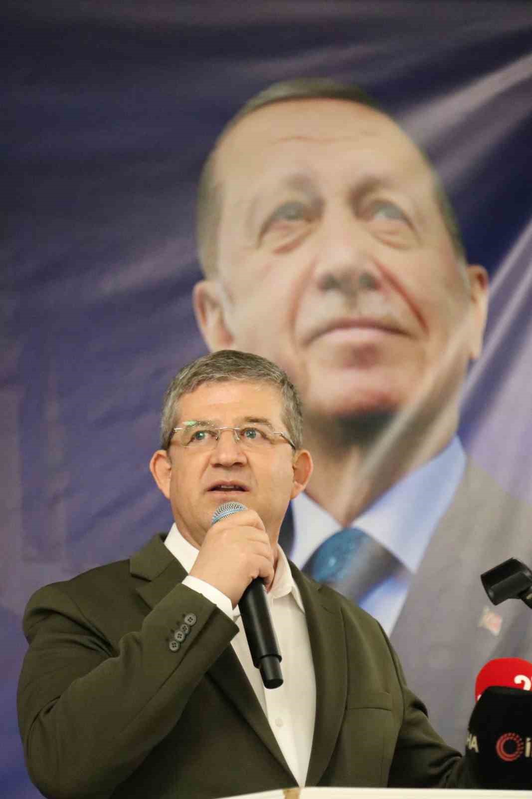 AK Parti Denizli İl Başkanı Subaşıoğlu: "Biz yaptık, siz de yapın. Pamukkale’nin gençlerini kütüphanesiz bırakmayın"
