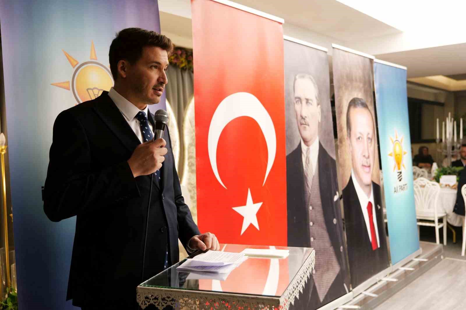 AK Parti Eskişehir Teşkilatı iftarda buluştu
