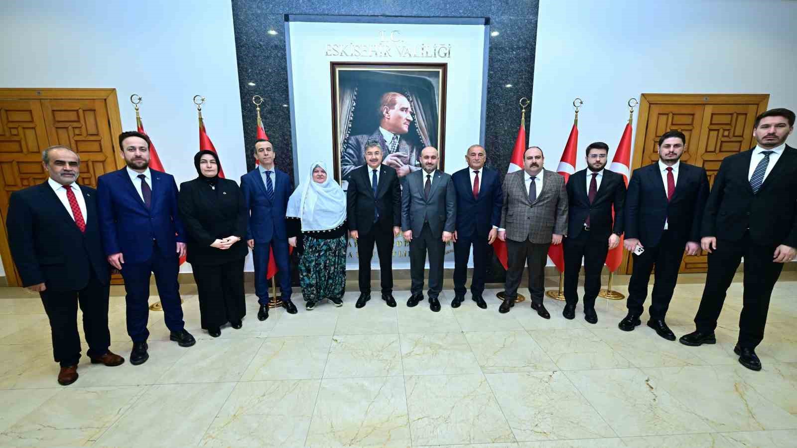 AK Parti Eskişehir Teşkilatı’ndan Vali Yılmaz’a ziyaret
