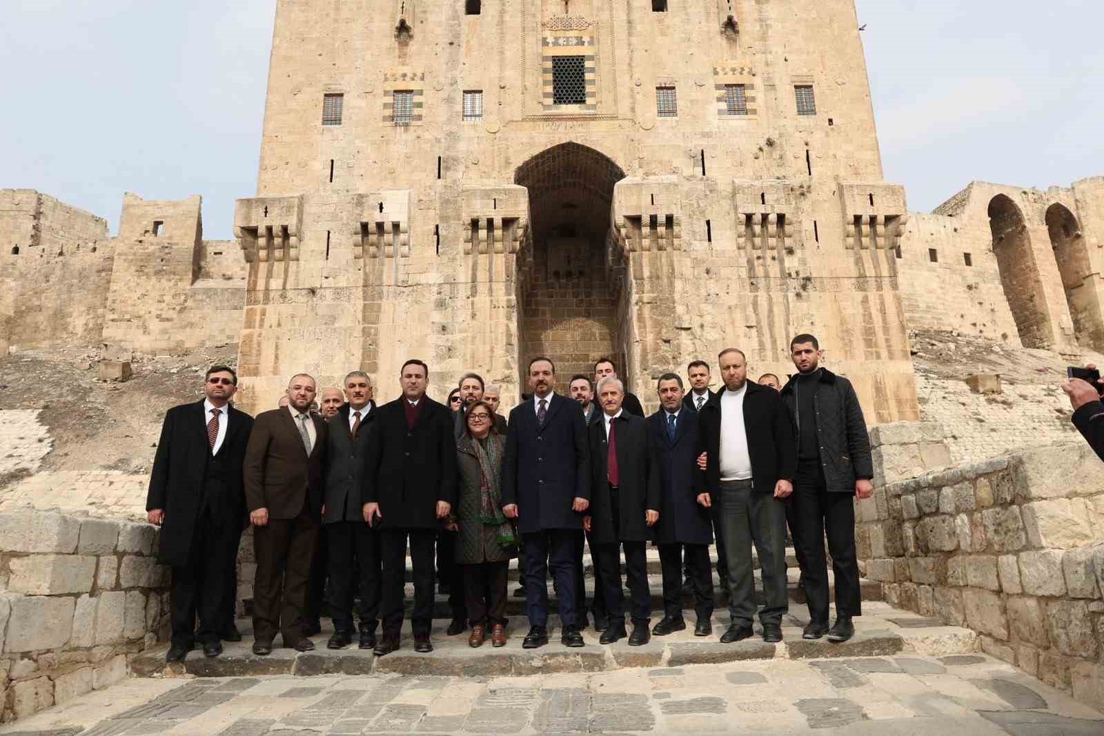 AK Parti Gaziantep Milletvekili Bünyamin Bozgeyik: "Halep huzura koşuyor"
