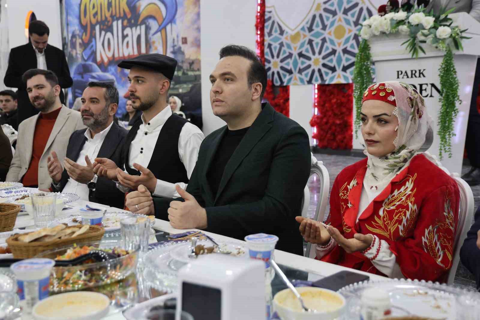 AK Parti Gençlik Kolları Başkanı İbiş: "Bizim savunma sanayimiz, tüm kötülüklerden koruyacak düzeyde yoluna devam ediyor"
